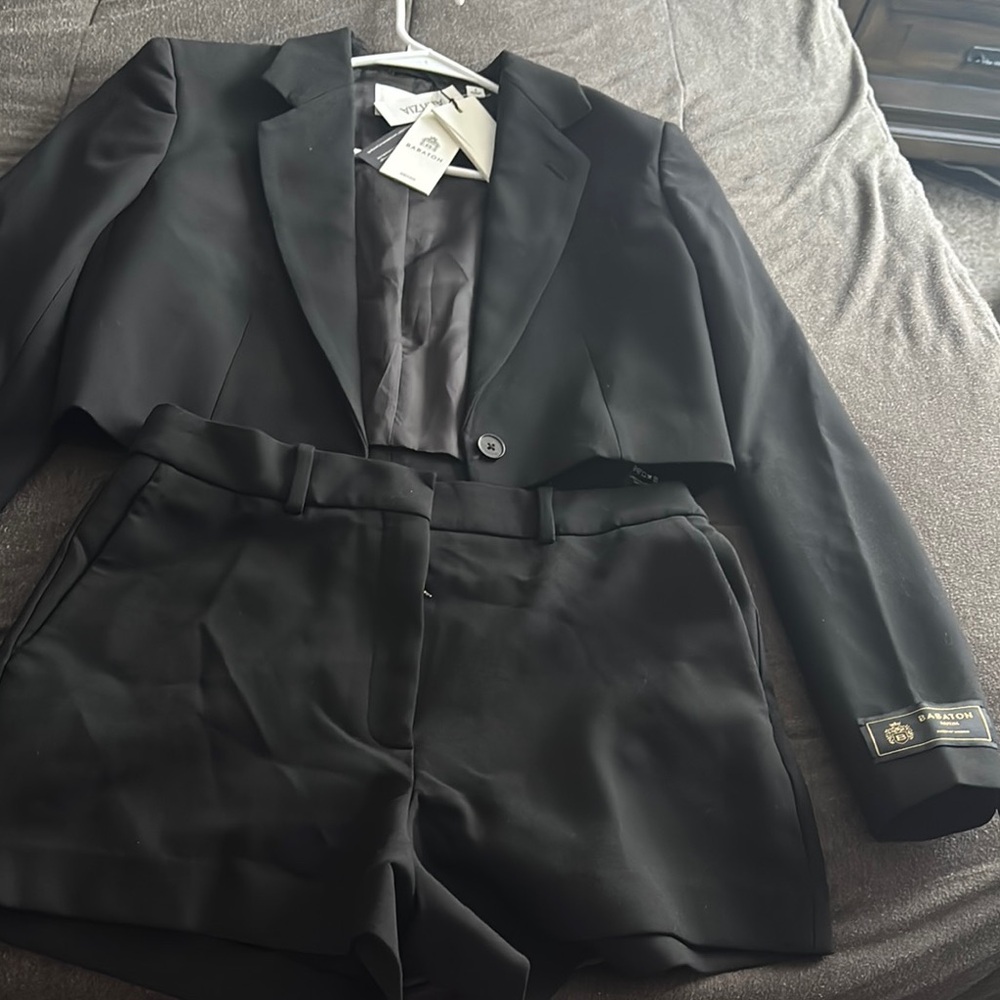 Aritzia Elegant Black Blazer and Shorts Ensemble